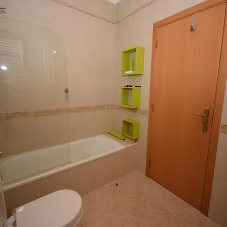 With Private Swimming Pool, Cleaning Included Villa